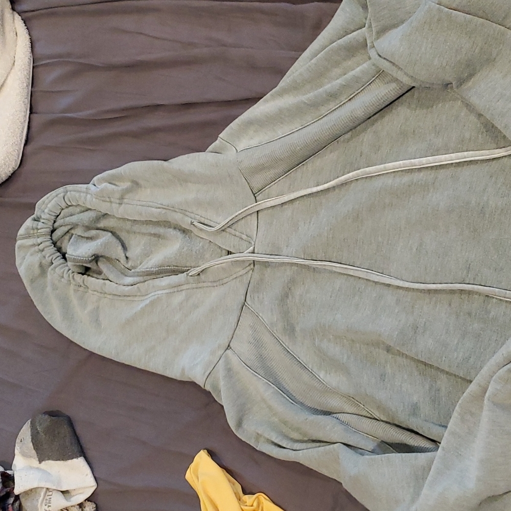 Hooded shirt